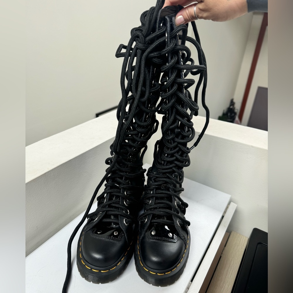 Dr marten 1b60 lace up boot